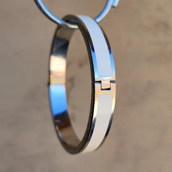 Henri Bendel White Enamel & Silver Bangle - Picture 7 of 11